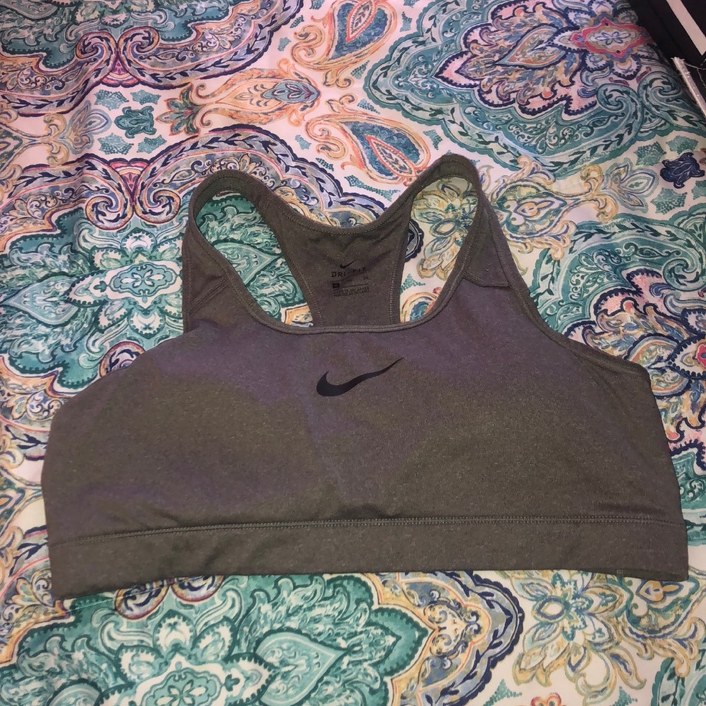 Brand new nike sports bra